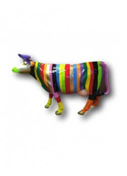 vache en résine de polyester de taille réelle XXL de couleur multicolore.