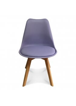 Chaise scandinave couleur lilas, coque en résine, pieds en bois de hêtre