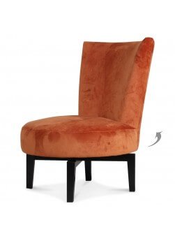 Fauteuil d'appoint dossier incliné avec assise pivotante en velours couleur orange.